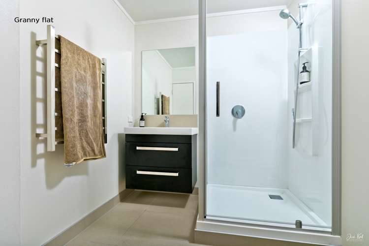 11 Blacks Road Greenhithe_13