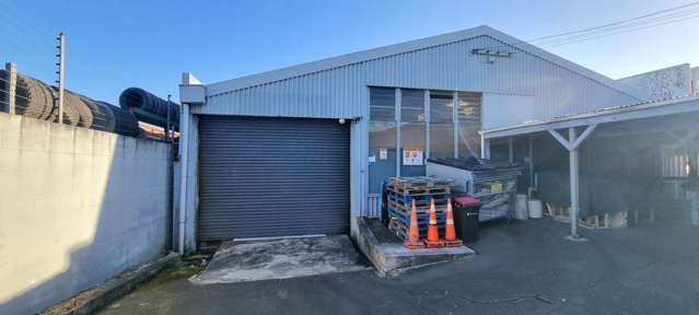 AFFORDABLE PENROSE 388M² WAREHOUSE