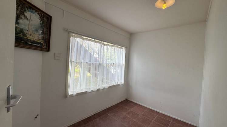 34 Mirrabooka Avenue Botany Downs_12