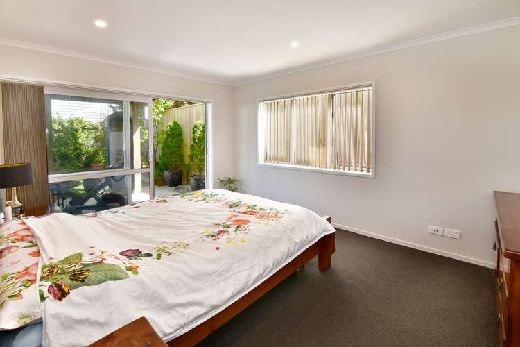 780 East Coast Road Oteha_15