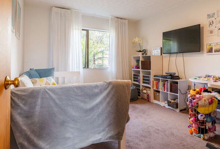 1/3 Kaurilands Road Titirangi_12