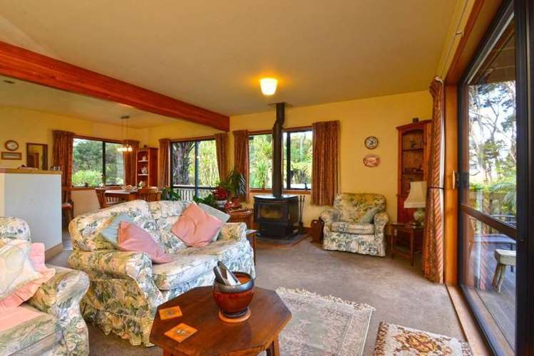 11 Deirdre Place Titirangi_5