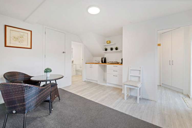 2/2 Pine Terrace Howick_9