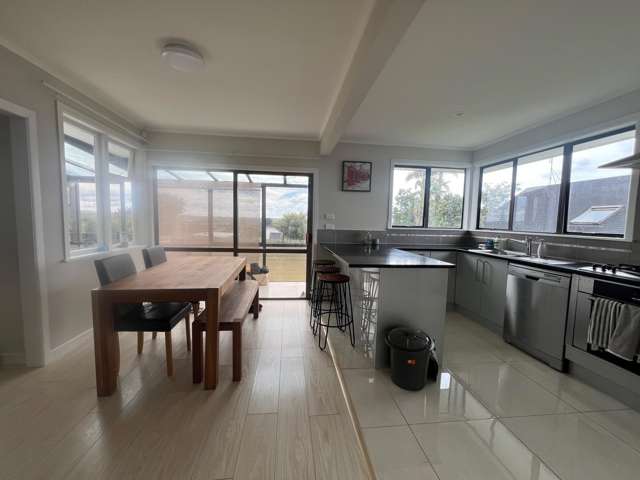 17 Bradbury Road Botany Downs_1