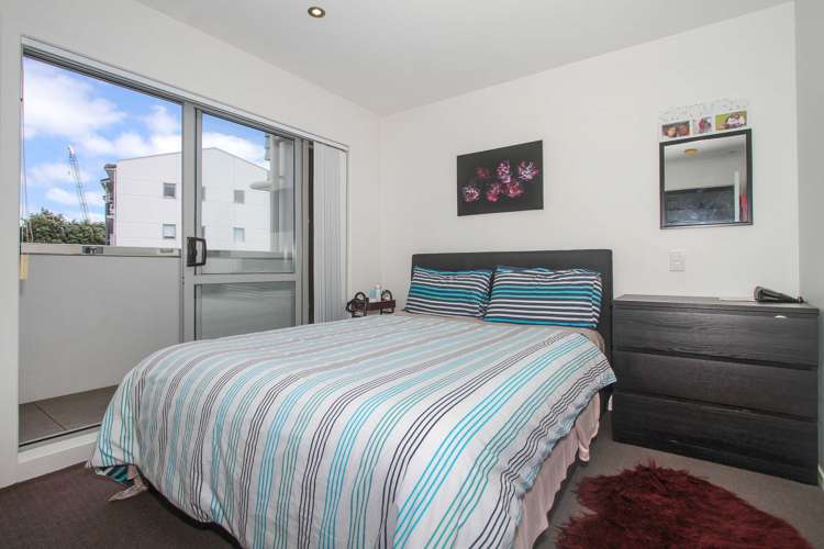 A8/60 Masons Road Oteha_4