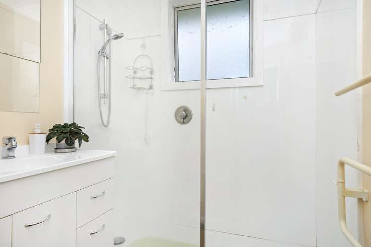 3 Korau Grove Stokes Valley_11