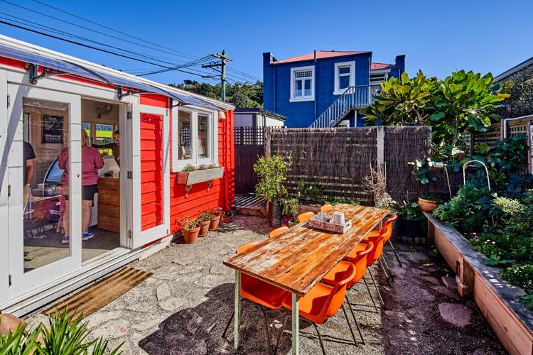 355 The Parade Island Bay_15