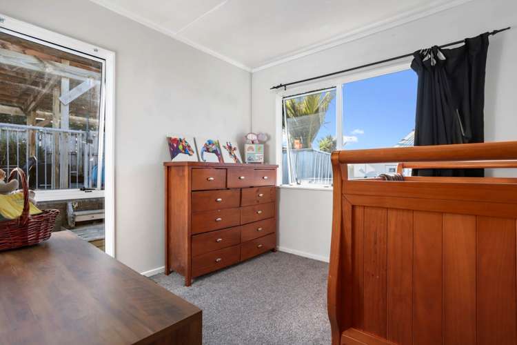 57 Chislehurst Street Henderson_13