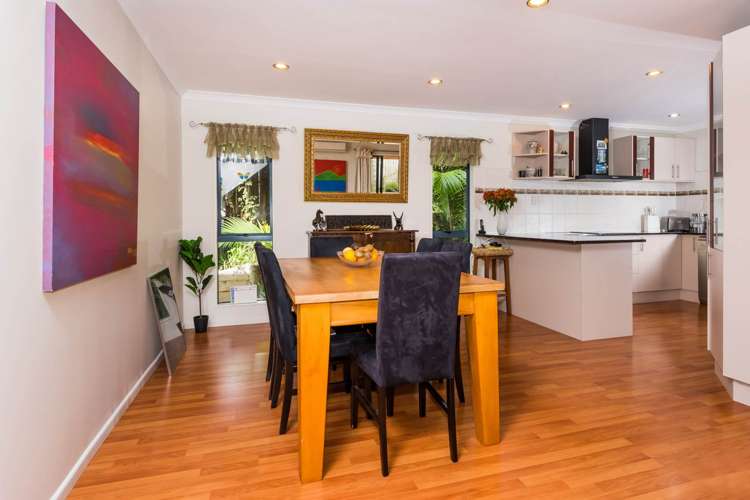 2/39 Regency Place Sunnynook_17