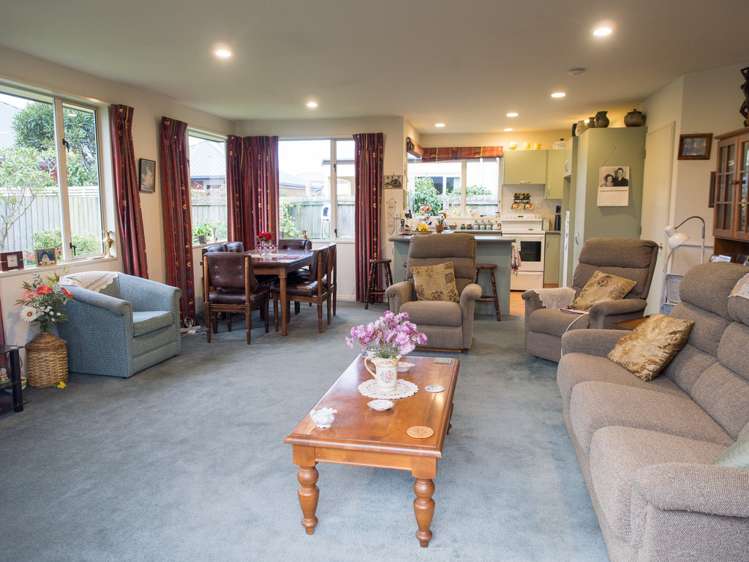 155 Pages Road Marchwiel_5