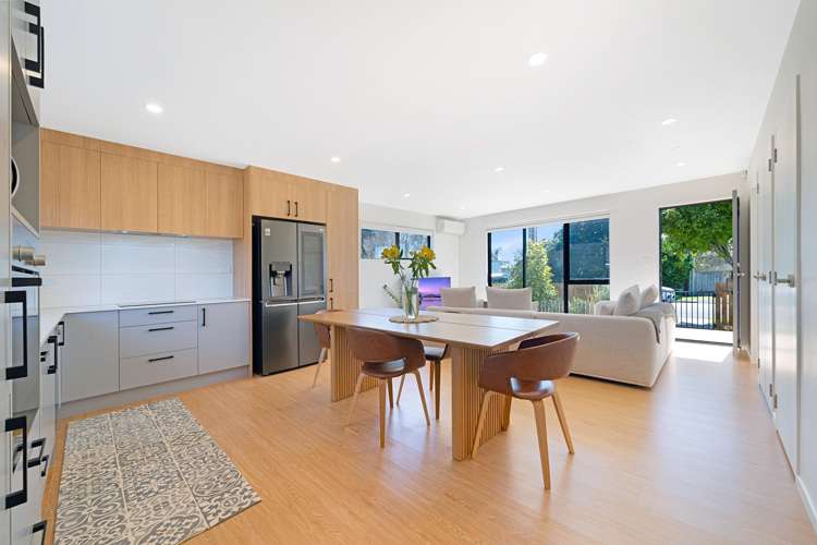 1/17 Rewarewa Road Te Atatu Peninsula_2