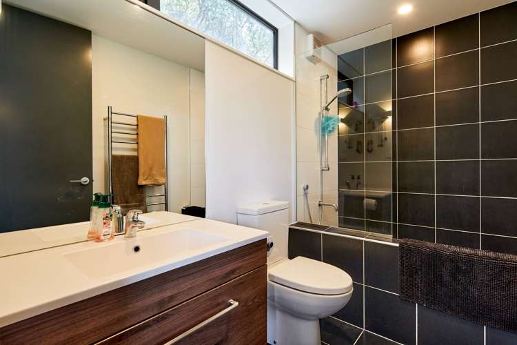 196 The Esplanade Island Bay_15