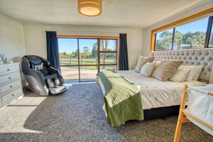 169 Coulson Road Paroa_15