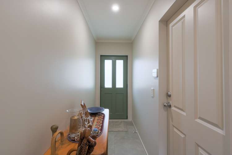 8 Woodland Grove Wainuiomata_18