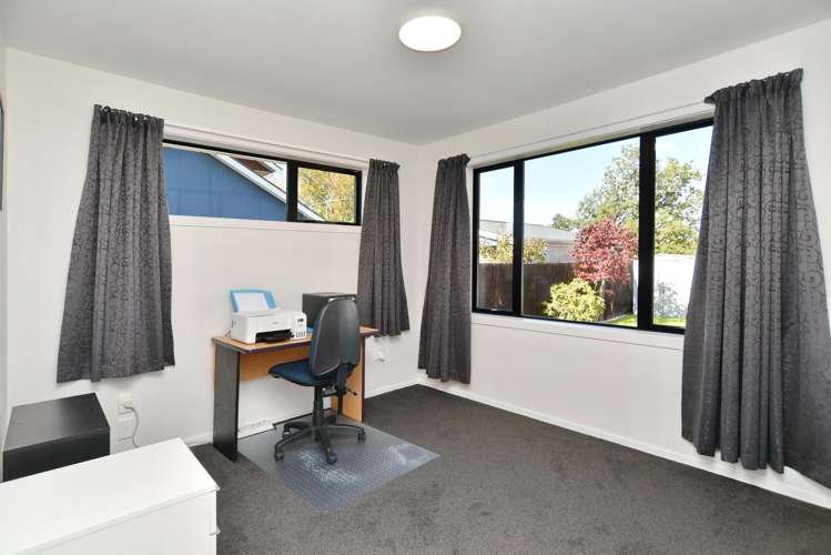 63 Trafford Street Harewood_12