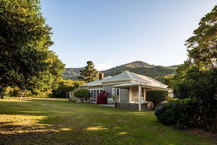 1024/1028 Elie Bay Road Pelorus Sounds_12