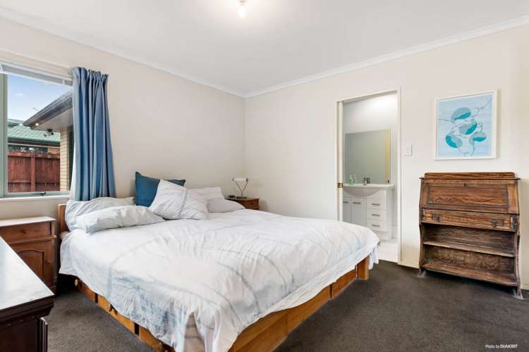 34 Etherton Drive Manurewa_11