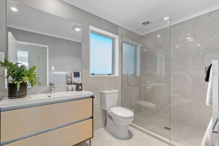 9 Symes Drive Red Beach_22