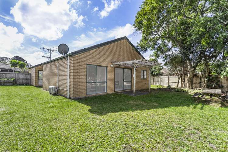 319d Royal Road Massey_15