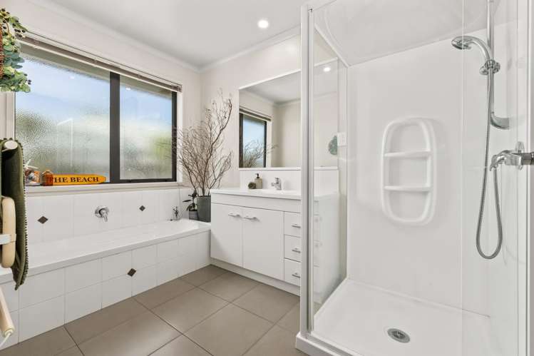 1 Simpson Crescent Raumati Beach_18
