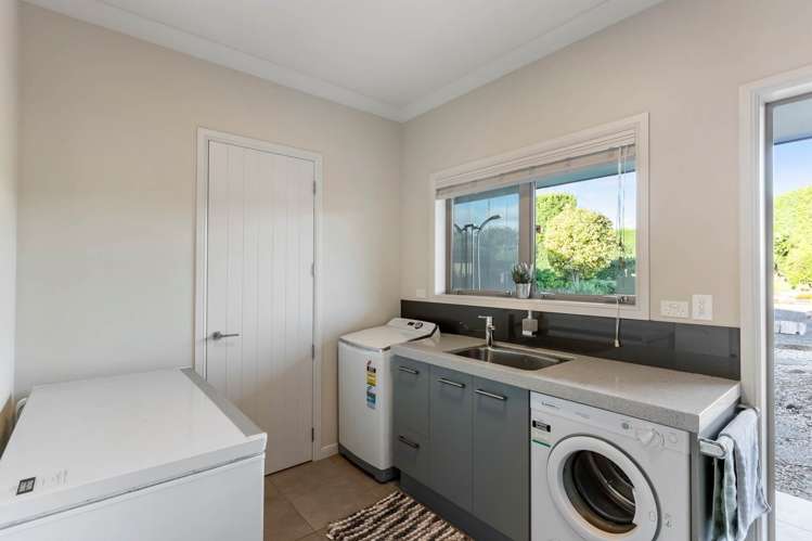 61 Puketutu Road Bombay_30