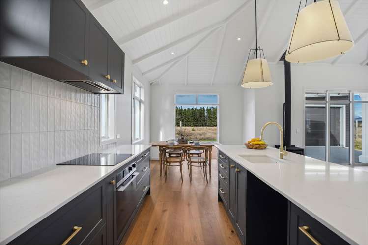 105 Burdon Loop Lake Hawea_5