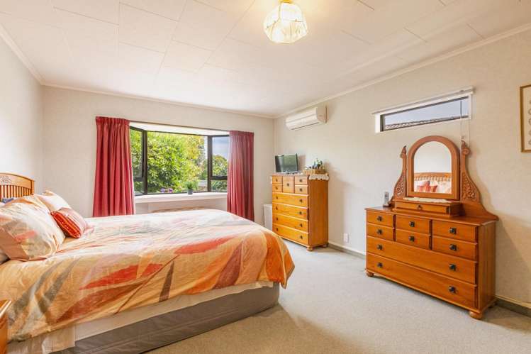 9 Deakin Place Clive_9