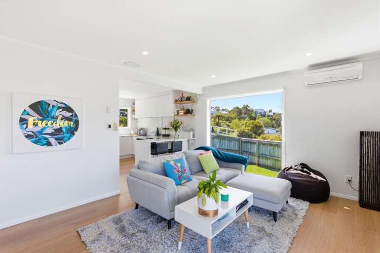 65 Chartwell Drive Crofton Downs_3