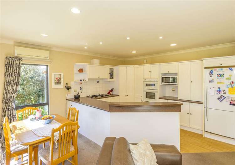 55 Travis Country Drive Burwood_8