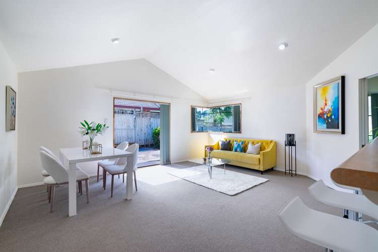 208b Glengarry Road Glen Eden_11