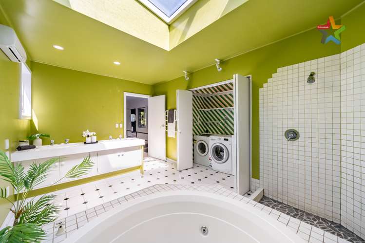 12 Whiorau Grove Lowry Bay_22