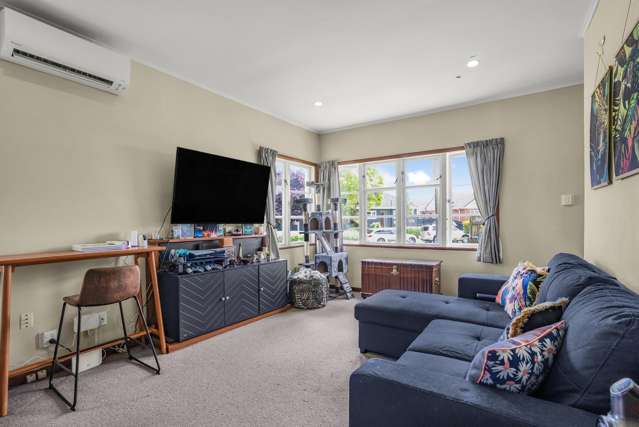 70 Hall Crescent Epuni_3