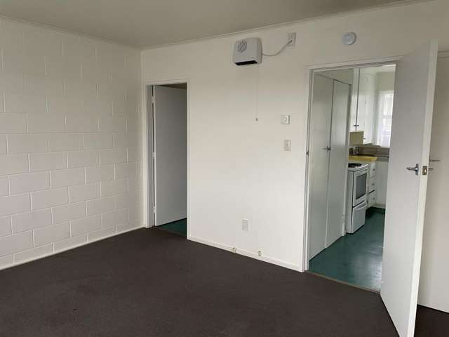 2/136-138 Waddington Drive 1315_3