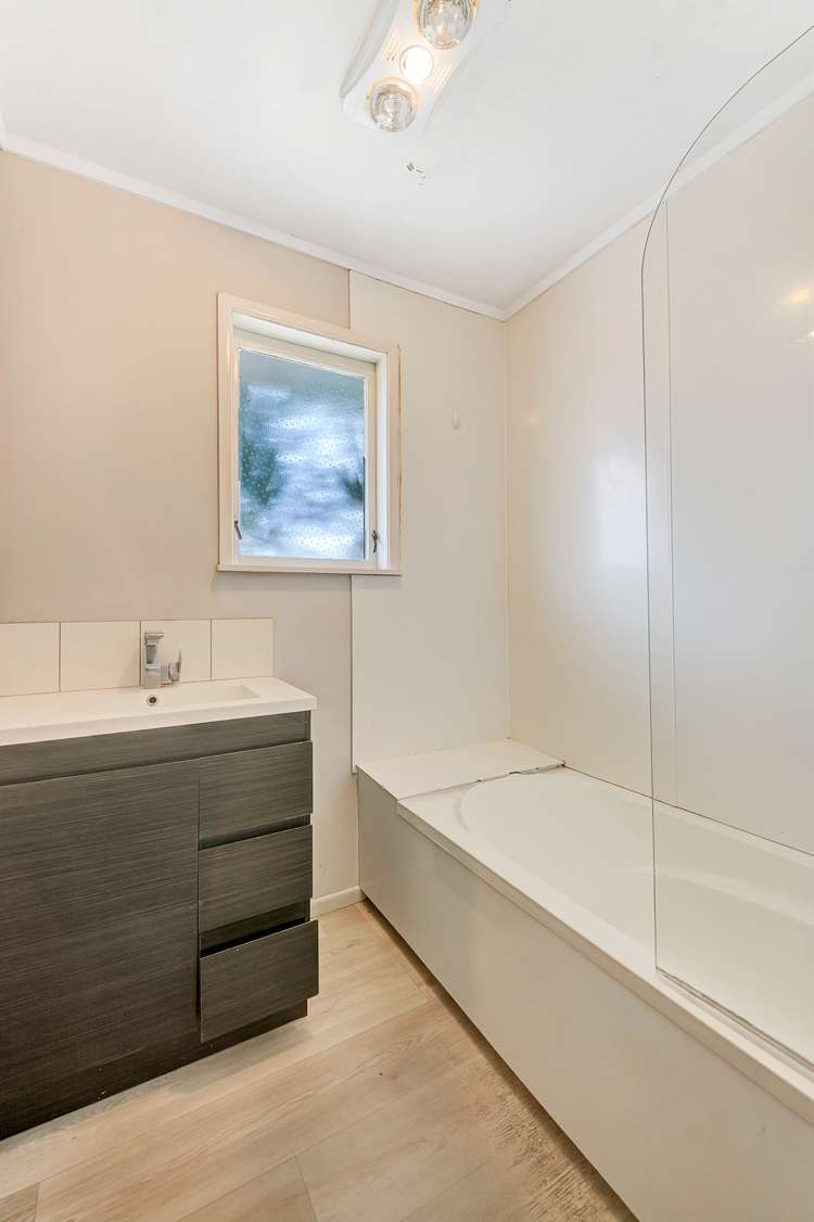 3 Chisholm Place Mangere East_9