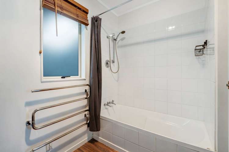 49a Springs Road Parakai_17