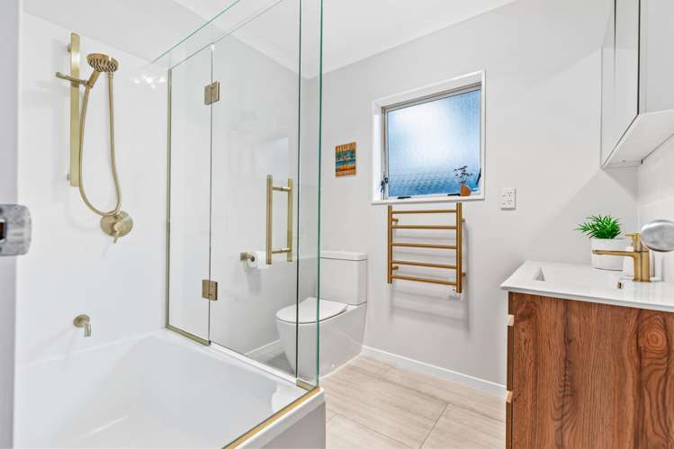 2/8 Crewe Close Albany_18