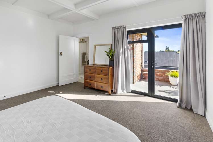 6 Hertnon Street West End_10