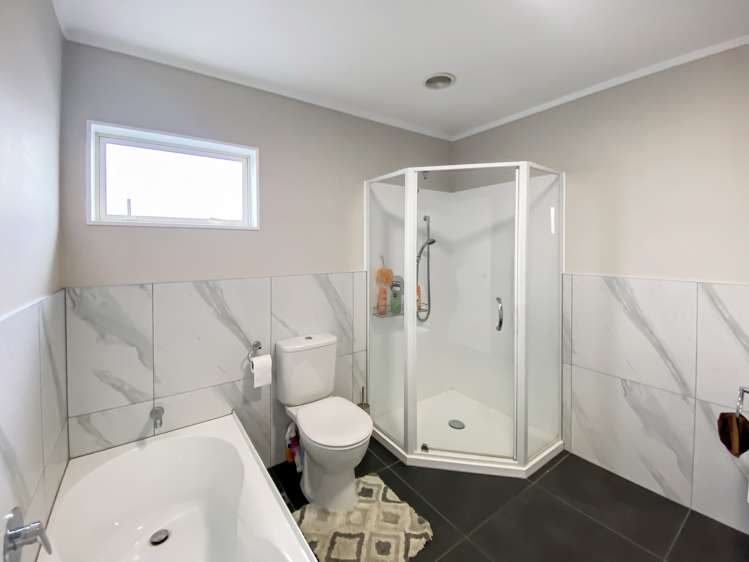 47 Kelman Road Kelston_17