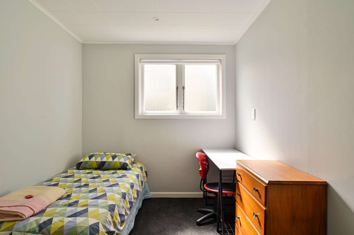 409 King Street South_5