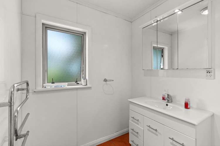 54 Wycliffe Street Onekawa_9