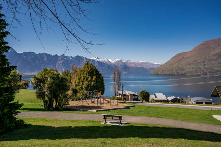 17b Cameron Place Fernhill/Sunshine Bay_22