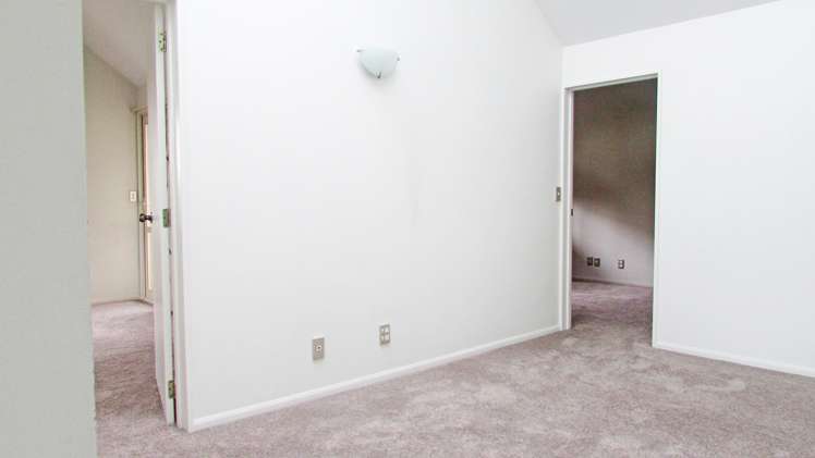 1/32 Winchester Street Merivale_5