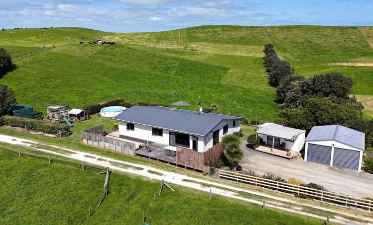 253 Rehutai Road Baylys Beach_1