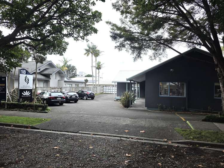 Unit 1 18 Cameron Road Tauranga_2