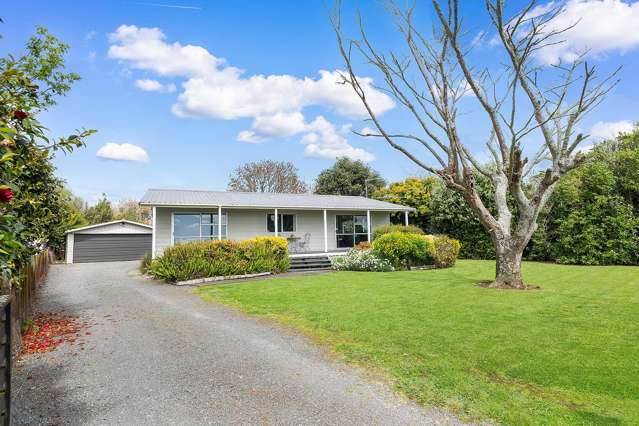 Country views with garages to use!