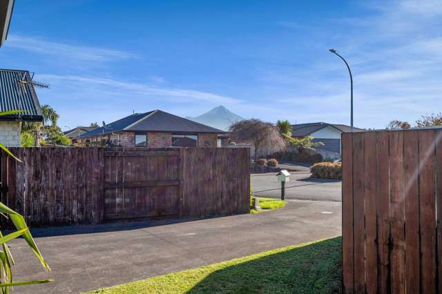 40 Montague Grove Stratford_2