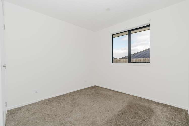 1/47 Cabourne Drive Glenview_12