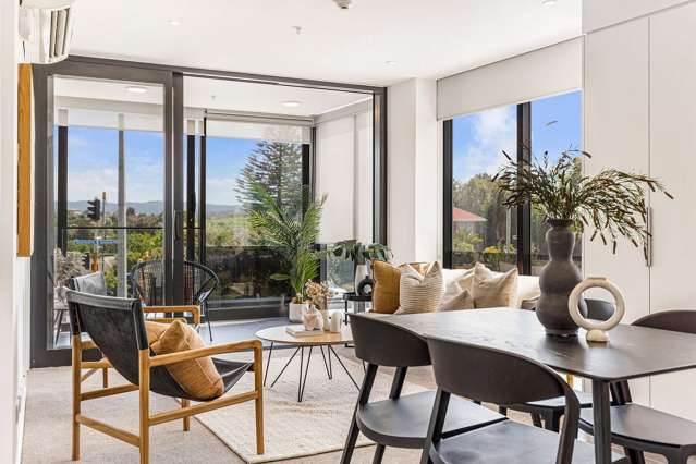 2 bed 2 bath close to downtown Henderson