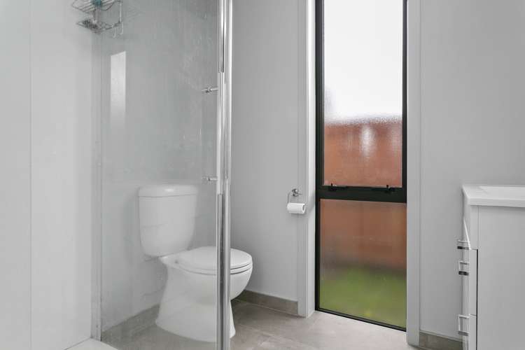 6 Broadcast Lane Rangatira Park_14