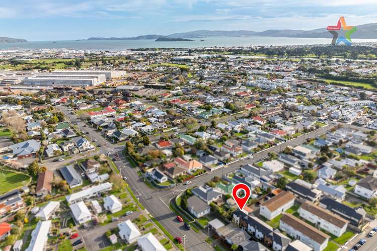 8/97 Whites Line East Waiwhetu_11